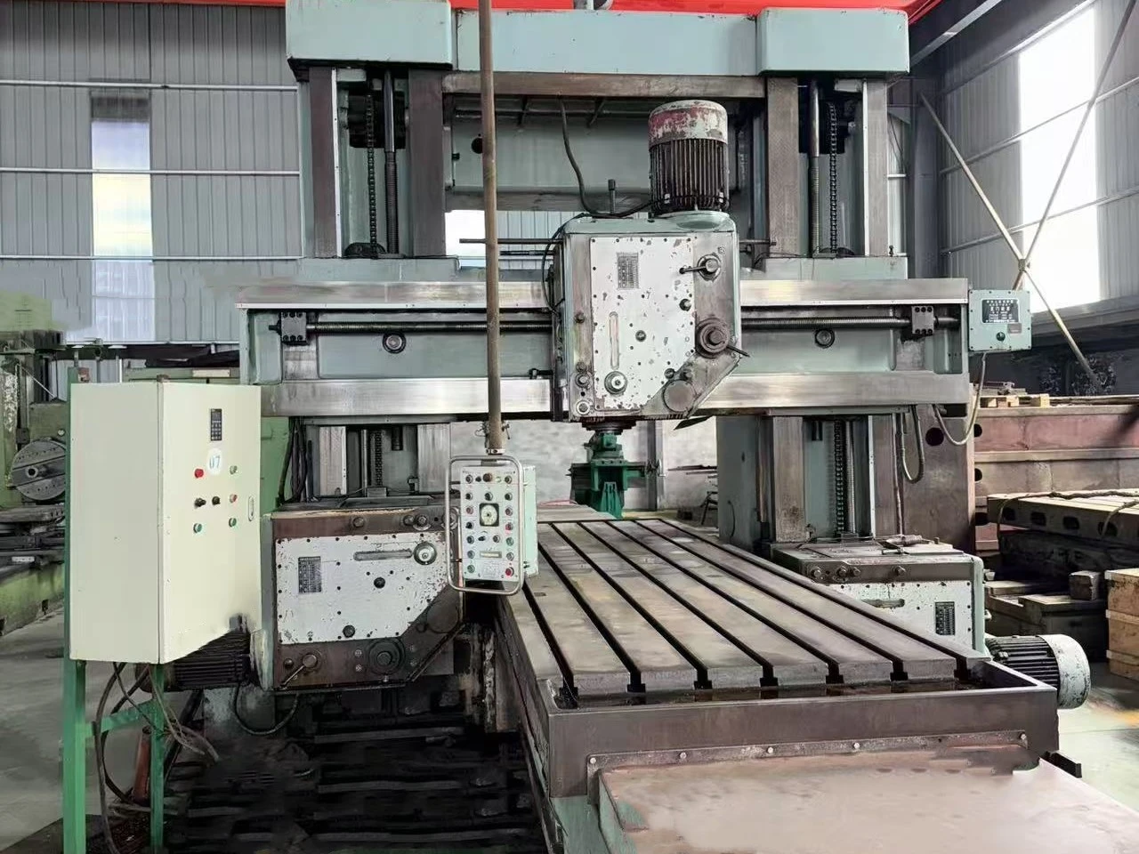 Gantry-type heavy-duty planer-milling Gantry-type heavy-duty planer-milling